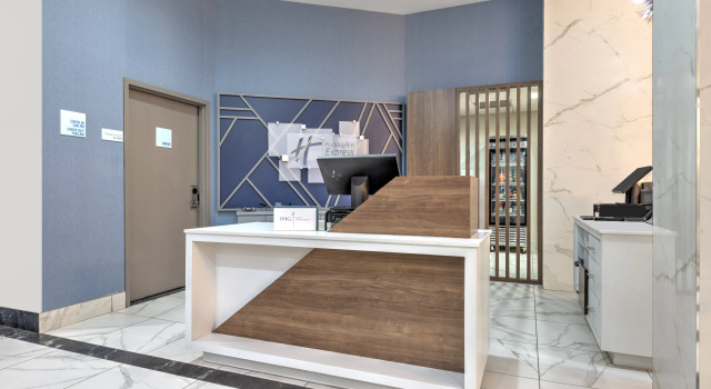 Holiday Inn Express - Dallas Downtown by IHG, Забронировать Отель Даллас Dallas - Fort Worth Metropolitan Area, рядом с Dallas Mavericks Arena