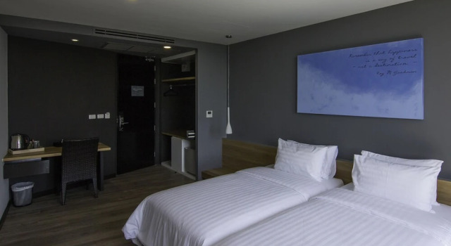 Номер Standard с балконом и с частичным видом на море Kalm Bangsaen Hotel