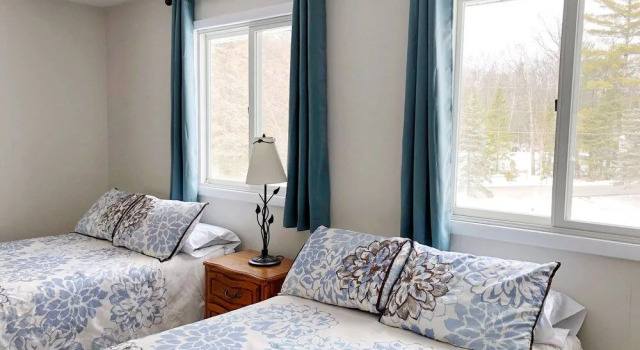 Churchill Pointe Inn, Book Bed and Breakfast Hoteller i Michigan med parkering, Parkering