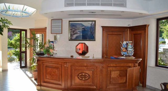 Hotel Stella Marina, Varaa Hotelli  