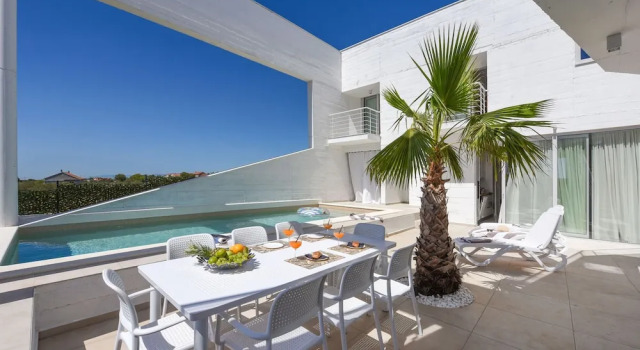 Villa Dante ZadarVillas, Забронировать Вилла Отели Сукошан с парковкой, Парковка