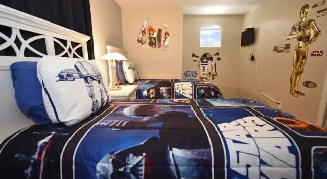 7742 The Windsor House 5 Bedroom by Florida Star