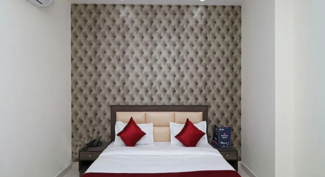 OYO 12472 Hotel Olive, Varaa Hotelli Faridabad Haryana