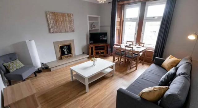☆ Bright, Modern West-End Apartment ☆, Забронировать Апартаменты/квартира Отели Ангус с парковкой, Парковка