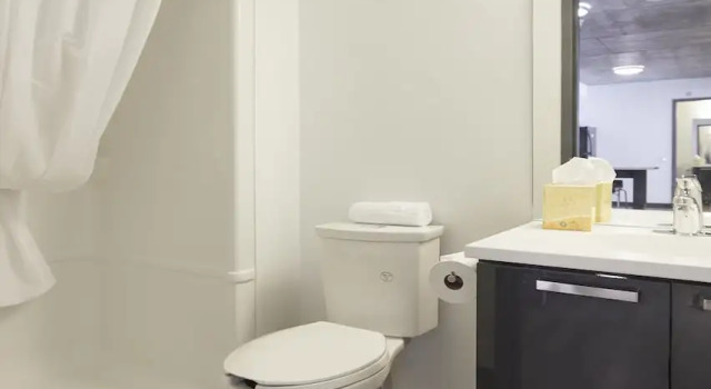 Номер Standard Centennial Place Student Residence Scarborough