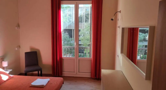 Двухместный номер Standard с балконом Barcelona Central Garden Hostal