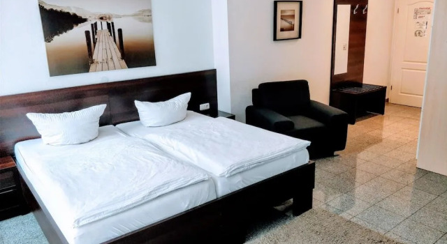 Boardinghouse - Stadtvilla Budget, Забронировать Отель Отели Нижней Франкония с парковкой, Парковка