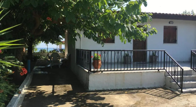 Коттедж Παραθαλάσσια κατοικία στην παραλία Κατακόλου
