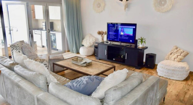 3 Bedroom House in Bantry Bay, Забронировать Отель Отели Бантри-Бэй 3 звезды, 3*