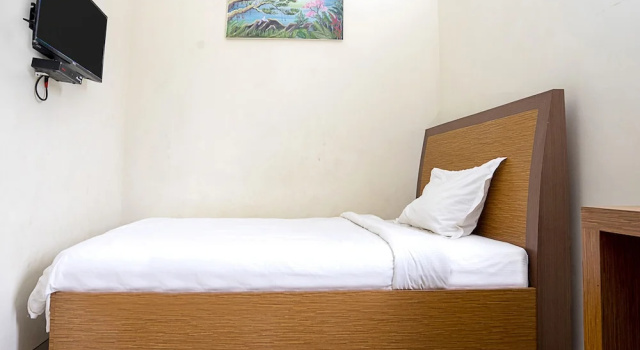 Pondok Indah Guest House by ecommerceloka, Book Hotel Samarinda 