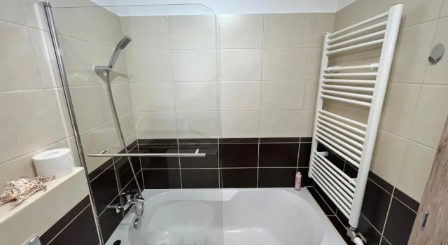 Апартаменты Royal Luxus Wellness Apartman