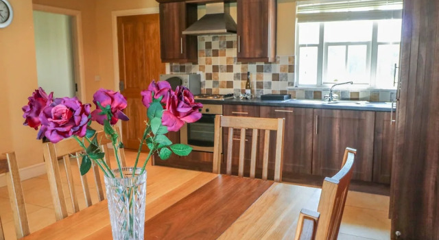 7 An Seanachai Holiday Homes, Book Feriehus Sommerhuse i Waterford, Hytte