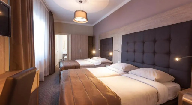 Полулюкс Hotel Villa Royale