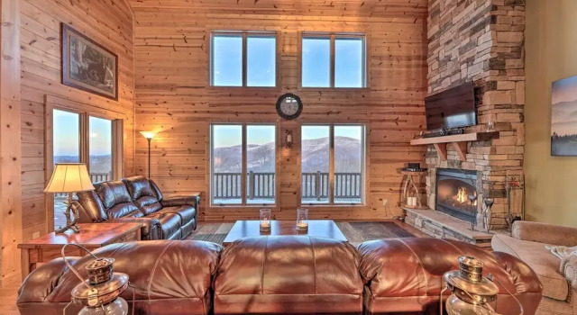 Spacious Slaty Fork Home about 12 Mi to Snowshoe, Buchen Sie Ferienhaus Mace USA