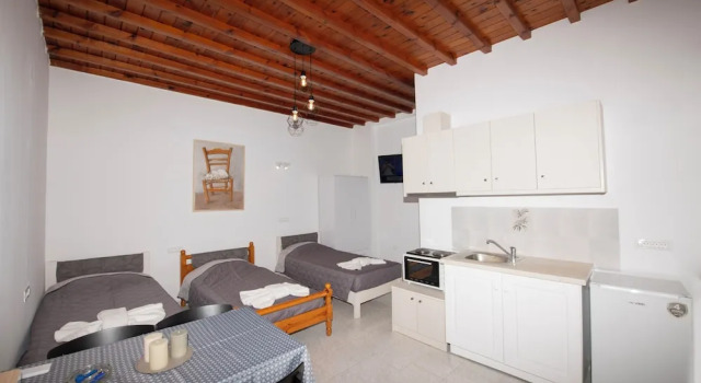 Студия Karboni Hotel