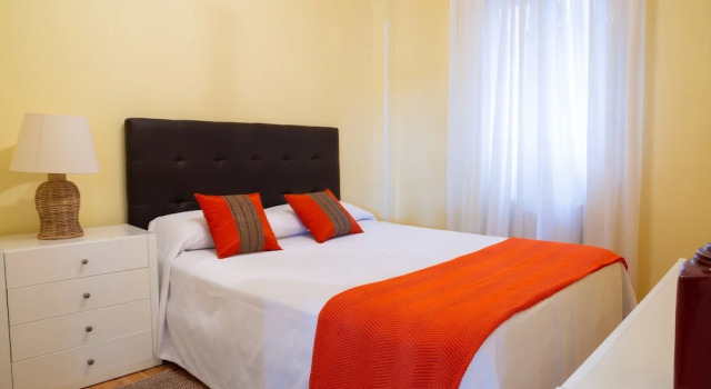 Apartamentos Duque Martínez Izquierdo, Varaa Huoneisto Hotellit Madridin maakunta pysäköinnillä, Pysäköinti