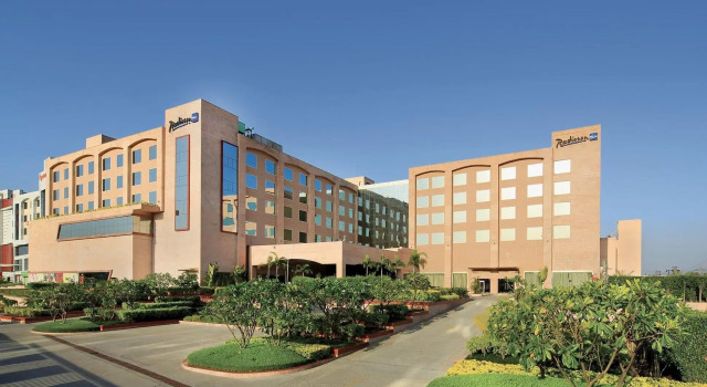 Radisson Blu Hotel, Haridwar, Rezerwuj Hotel Hotele w Uttarakhand z basenem, Basen