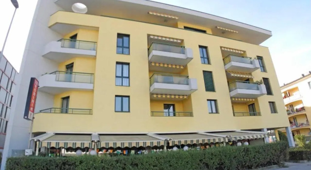 Casa Robinia App 4000, Prenota Appartamento Hotel a Canton Ticino con parcheggio, Parcheggio