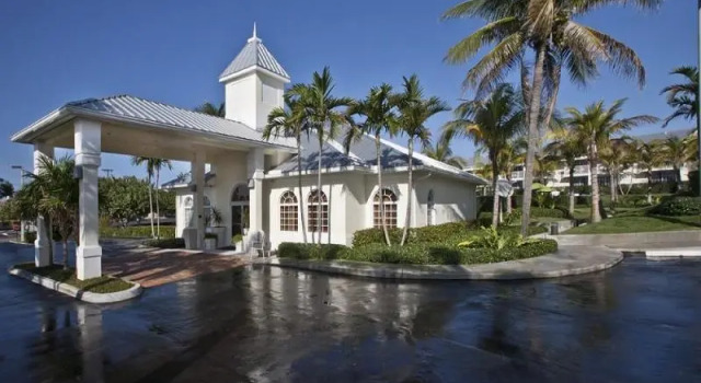 Четырёхместный номер Standard Holiday Inn Express- North Palm Beach and IHG Hotel