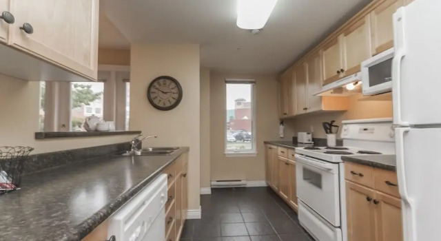 Люкс Premier с 2 комнатами с балконом Premiere Suites Moncton