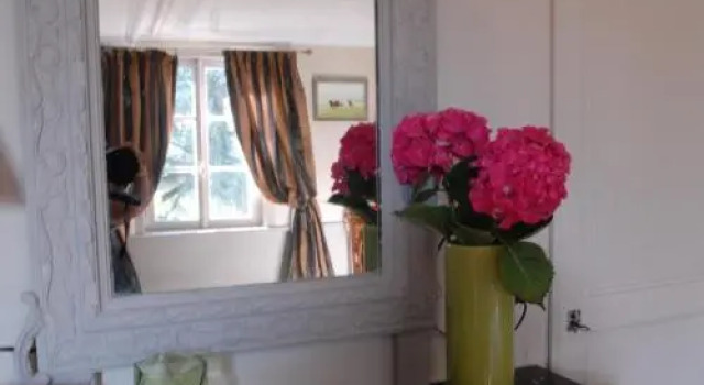 Les Chambres du Manoir de Guitry, Забронировать Отель  