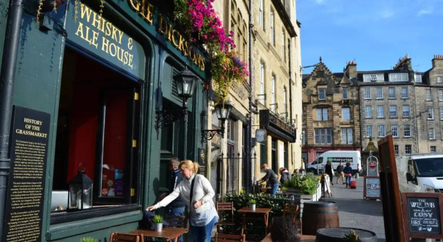 Royal Mile Elegance - Space & Luxury, Забронировать Отель Старый город Эдинбург, рядом с Национальный музей Шотландии