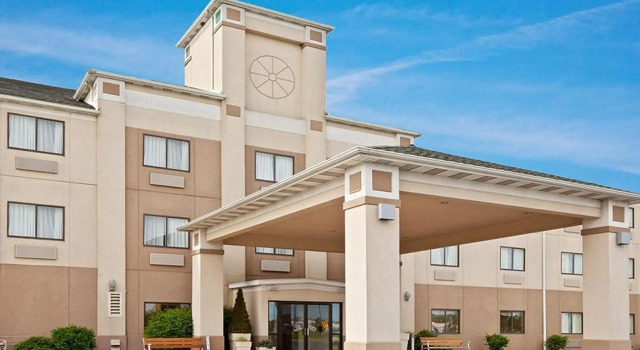 Четырёхместный номер Standard Holiday Inn Express Adrian by IHG