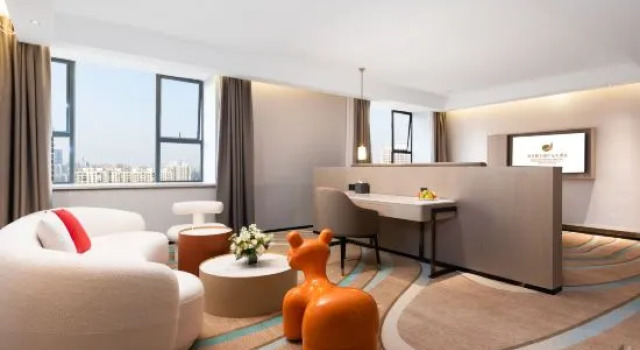 Люкс Deluxe New Century Hotel Xihu Nanchang (Nanchang Bridge East Subway Station)