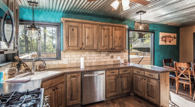 Студия The Roost Downtown by Ruidoso Vacation Rentals