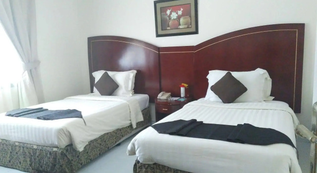 Royal Crown Suites, Забронировать Отель Отели Аль-Махаз с парковкой, Парковка