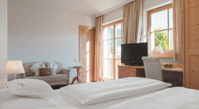 Номер Standard Hotel Tiefenbrunn Gardensuites & Breakfast