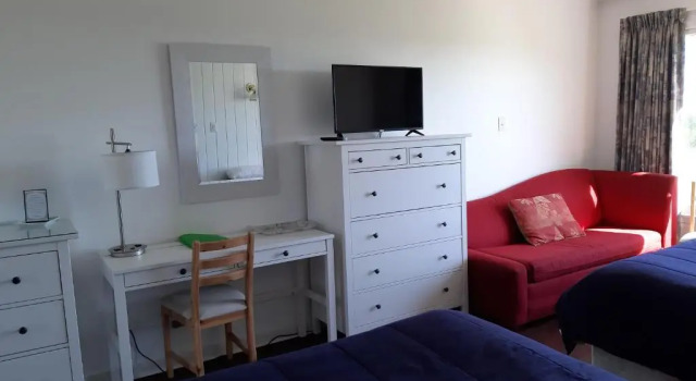 Четырёхместный номер Standard Balmoral Motel