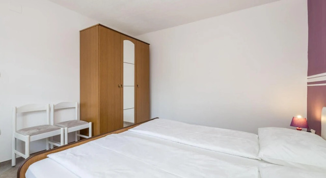 Awesome Apartment in Rab With Wifi and 2 Bedrooms, Prenota Appartamento Hotel a Isole Quarnerine con parcheggio, Parcheggio