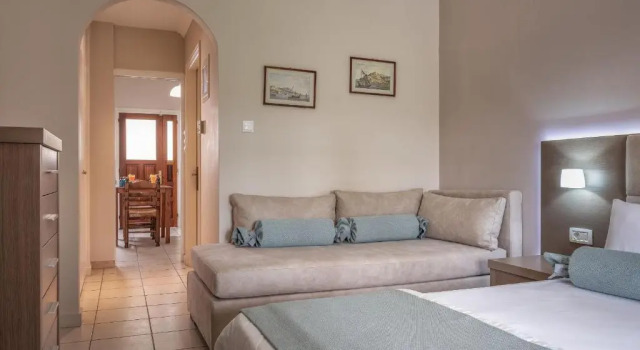Апартаменты c 1 комнатой Sea View Suites & Holiday Homes - Plaka Beach Resort