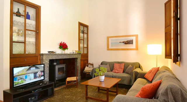 Cozy Town House with Private Pool & Private Garden near Village, Rezerwuj Hotel Hotele w Majorka z parkingiem, Parking