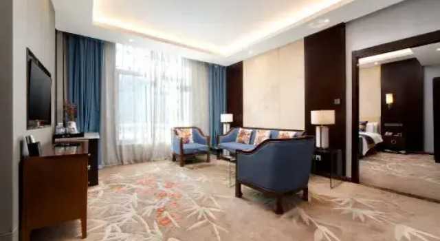 Люкс Deluxe Ruoyu International Hotel (Tai'an High-speed Railway Station)