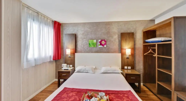 Двухместный номер Standard HOTEL RESTAURANT PARIS PACIFIC PARIS-VILLEJUIF- PRES DU METRO LHAY LES ROSES LIGNE 14 - Direct PARIS-AEROPORT ORLY ET INSTITUT GUSTAVE ROUSSY