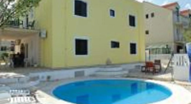Кровать в общем номере Dragans Den Hostel