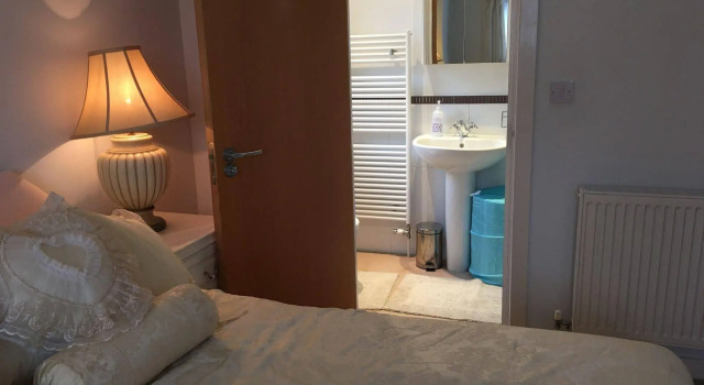 Mayfield Guesthouse, 预订 酒店 阿德尔斯通 萨里