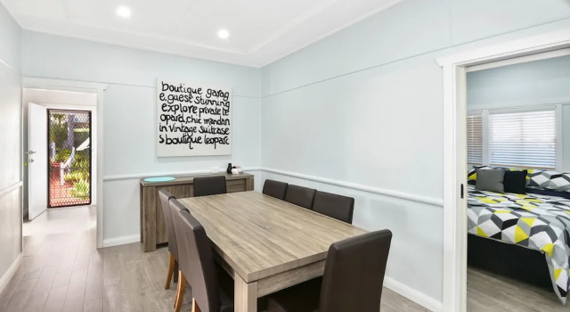 Lakeside House, Забронировать Дом для отпуска Зе-Энтранс Central Coast, рядом с Площадка для кормления пеликанов