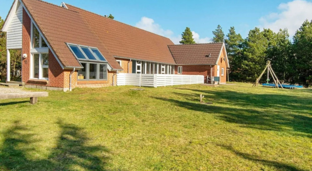 Коттедж 4 Star Holiday Home in Romo