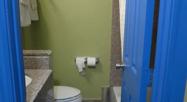 Четырёхместный номер Standard Gateway Motor Inn