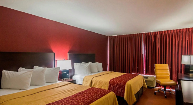 Четырёхместный номер Deluxe Red Roof Inn Lubbock