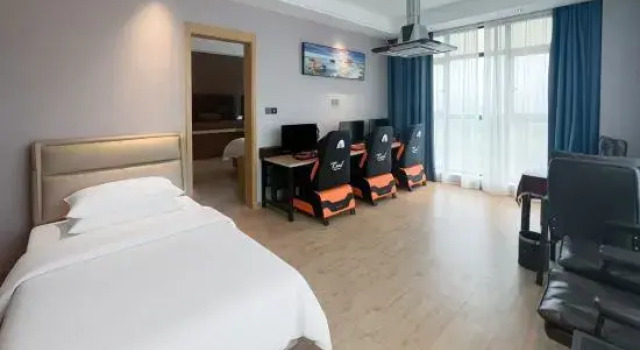 Люкс Vienna International Hotel (Yiwu High-speed Railway Beiyuan)