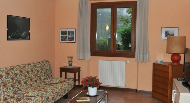 Holiday Home by Lake Idro Lombardy, Buchen Sie Ferienhaus Hotels in Brescia mit Parkplatz, Parkplätze