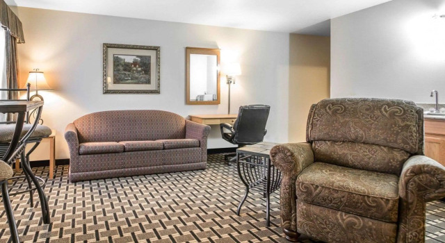 Quality Inn Mauston, Book Hotel Mauston Wisconsin