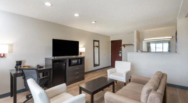 Четырёхместная студия люкс Days Inn by Wyndham Somerset PA I-70 I-76
