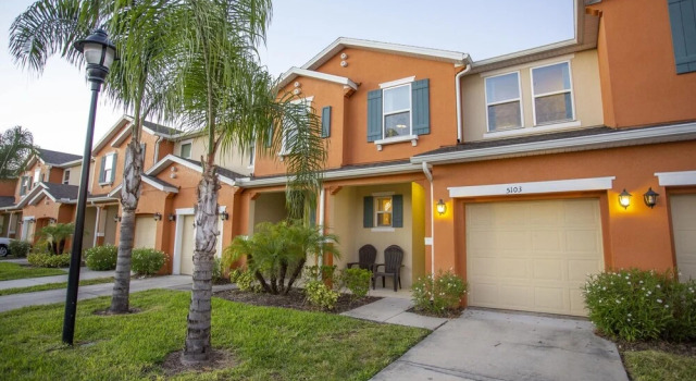 Disinfected Family Friendly 4 Bd w Gameroom Close to Disney in Orlando Area 5103, Rezerwuj Hotel Kissimmee Kissimmee