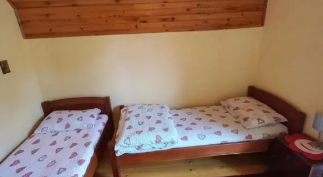 Vikendica, Book Hotel Hoteller i Bjelasica med parkering, Parkering