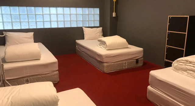 Кровать в общем номере (женский номер) 248 STREET HOSTEL